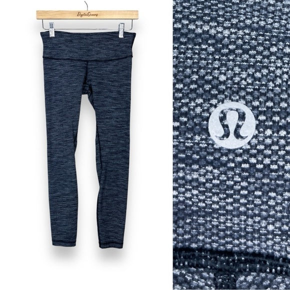 Lululemon Cropped Leggings 4 - Low / Mid Rise, Geometric, Black Grey Print - Picture 1 of 7